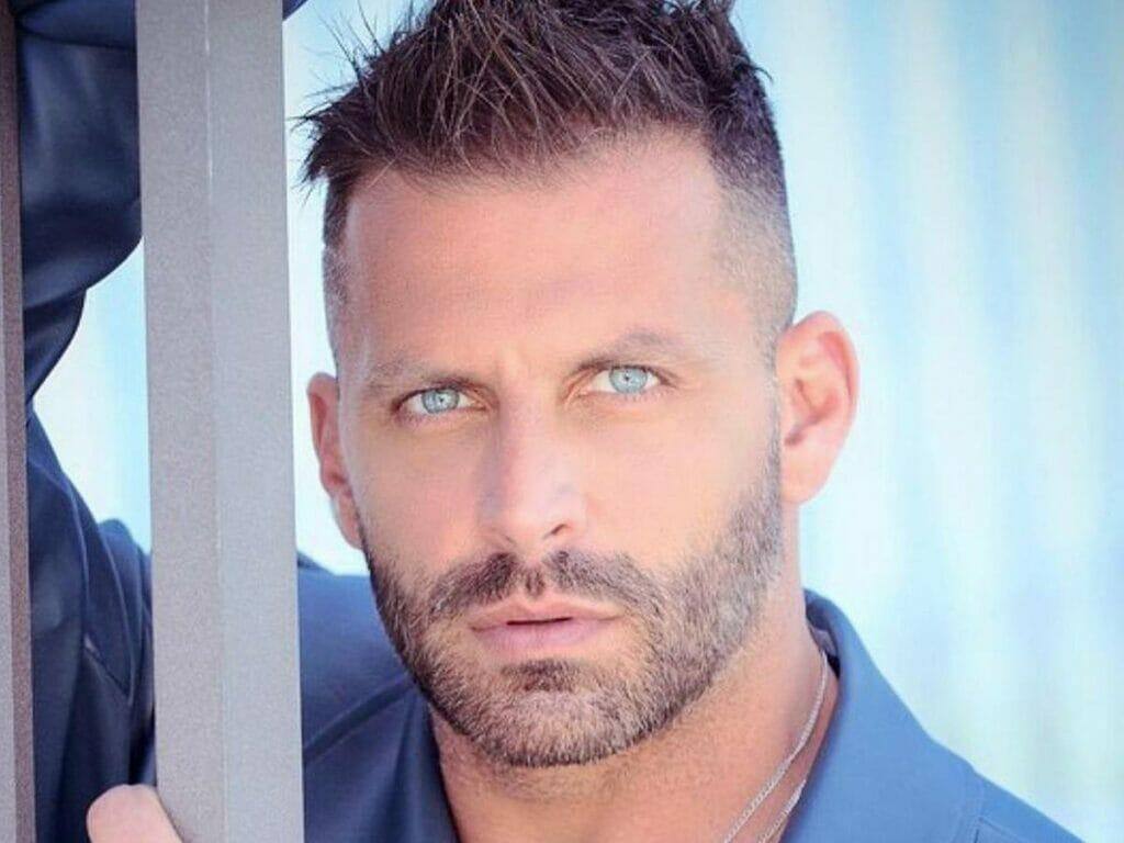 De regata, Henri Castelli exibe braços musculosos e coleciona elogios: “Puro vinho”