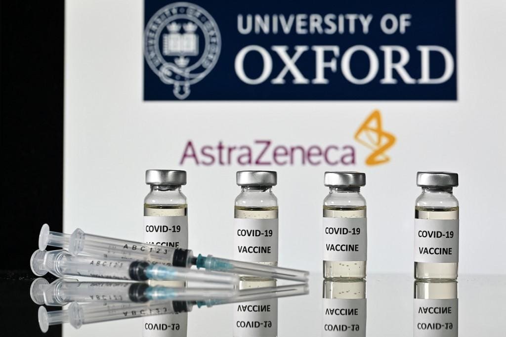 Vacina desenvolvida em parceria entre a AstraZeneca e a Universidade de Oxford