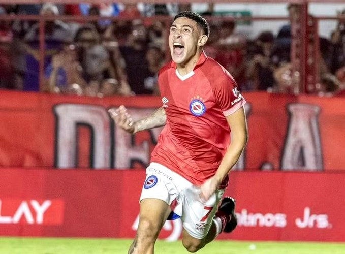 Montiel foi revelado pelo River Plate e pode jogar em mais de uma função