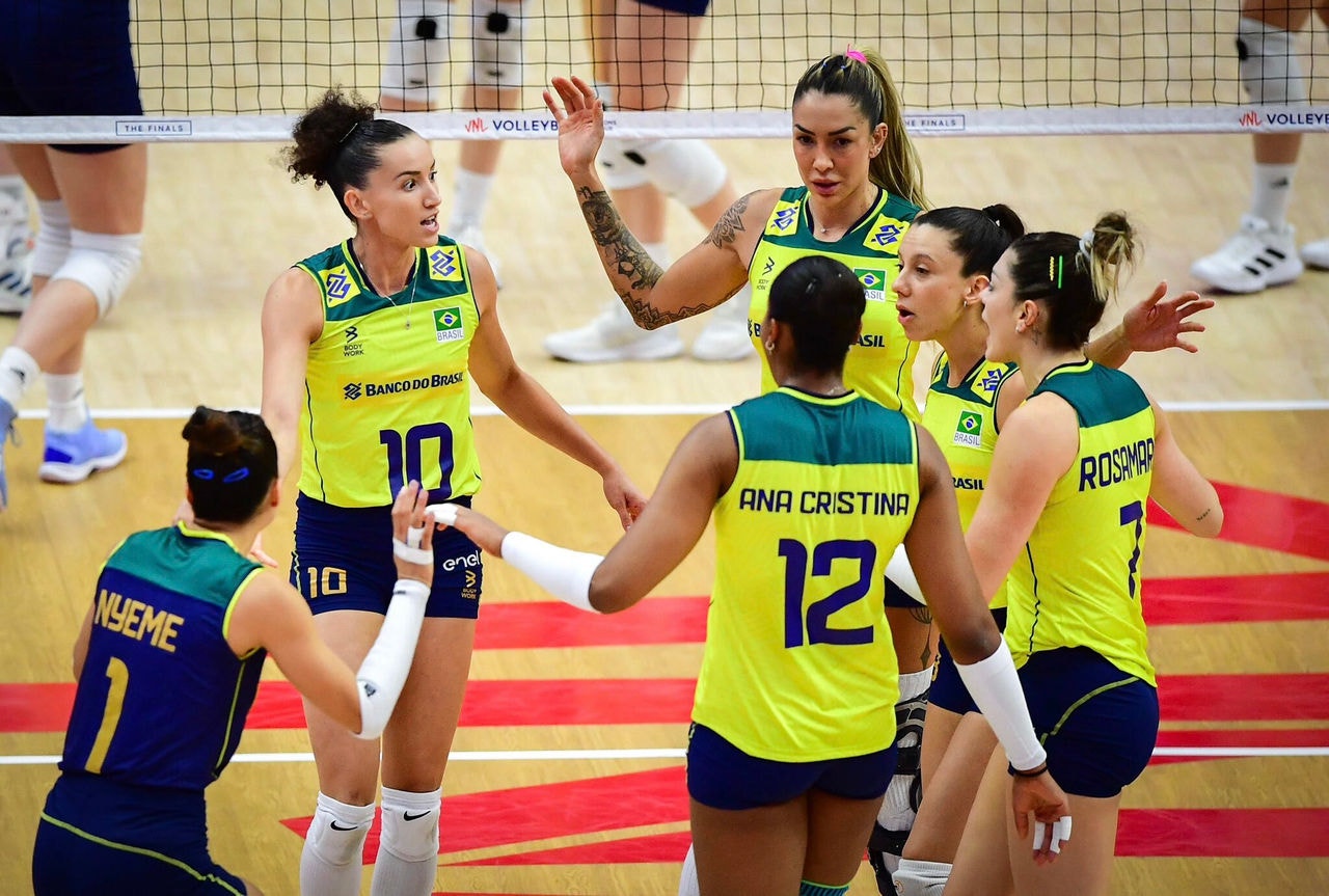 Seleção foi superada pela Polônia, tie-break, e terá um mês de preparação para as Olimpíadas