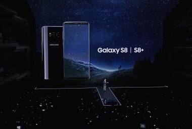 Samsung apresenta seu novo smartphone com assistente virtual