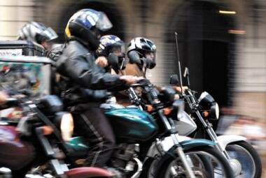 Proposta para regularizar serviço de moto por aplicativo na capital mineira começa a tramitar