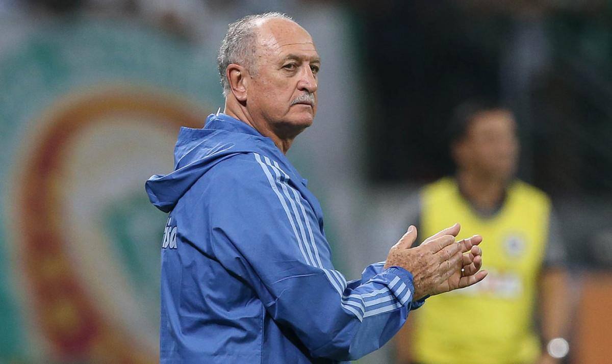 Além das propostas para assumir a seleção colombiana, Felipão fez um pedido para o atacante Dudu permanecer no time