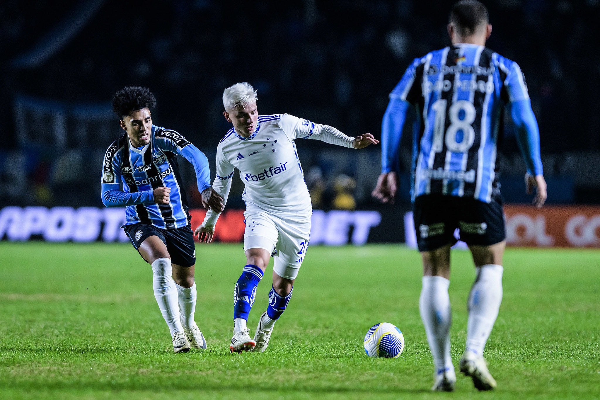Historicamente, o confronto entre o time gaúcho e o mineiro no torneio é equilibrado