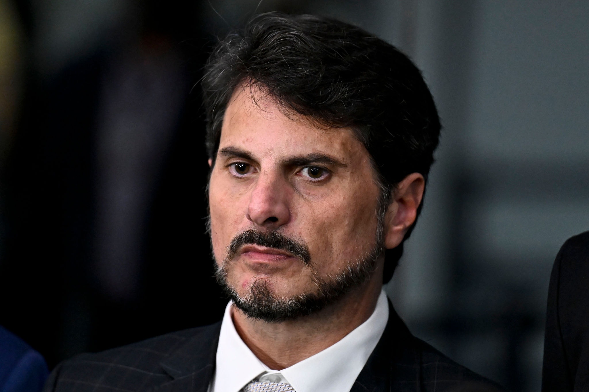 Líderes da oposição concedem entrevista à imprensa para falar da operação que resultou na imposição de medidas restritivas por ordem do Supremo Tribunal Federal (STF) ao ex-presidente Jair Bolsonaro. 

Jair Bolsonaro colocou tornozeleira eletrônica e não poderá se aproximar de embaixadas. Os senadores reforçam a inocência do ex-presidente e denunciam violação e abuso de poder. 

Participa: 
senador Marcos do Val (Podemos-ES). 

Foto: Andressa Anholete/Agência Senado