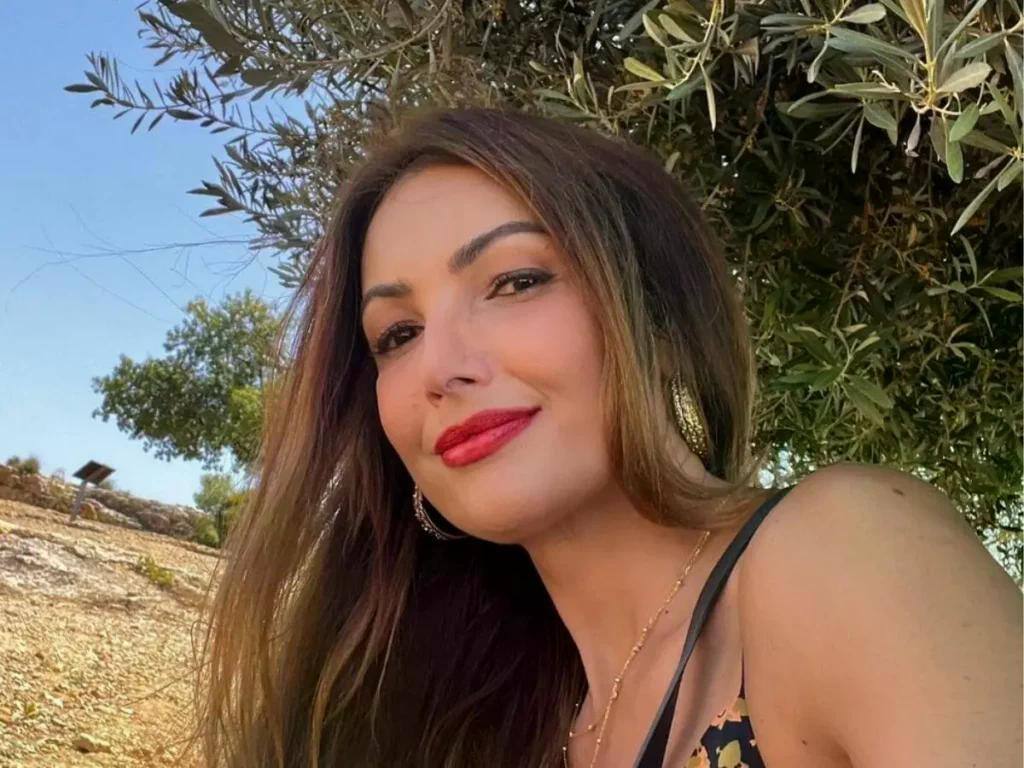 De biquíni, Patrícia Poeta aposta em clique quente