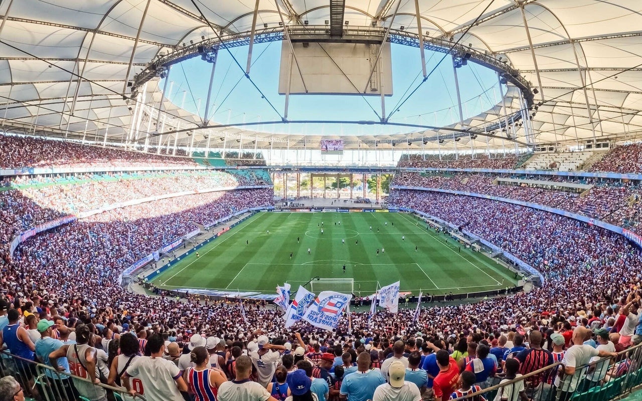 Arena Fonte Nova tomada por torcedores do Bahia (Foto: San Júnior / Divulgação)