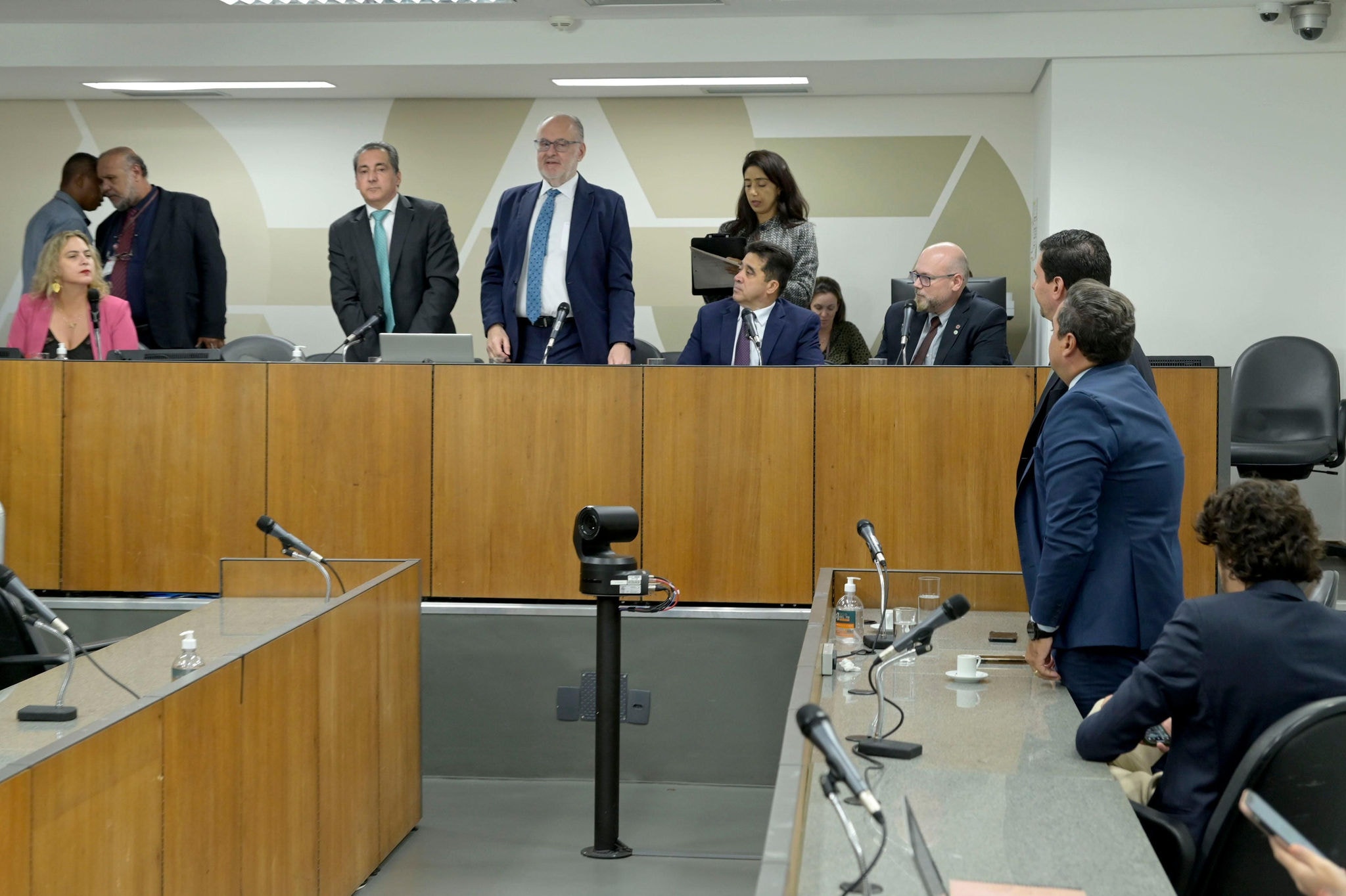O relatório do presidente da Administração Pública, Leonídio Bouças (PSDB), foi aprovado por 4 votos a 3 nesta quarta-feira (29/11)