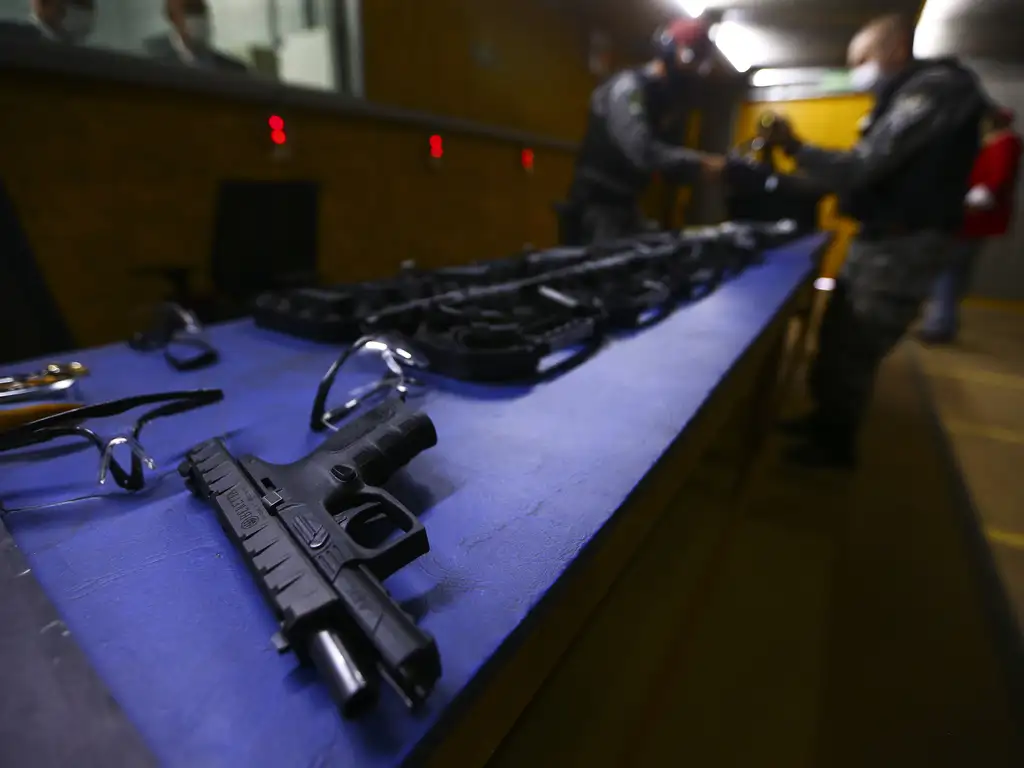 Armas expostas: em seu voto, Nunes Marques afirmou que legislar sobre material bélico é competência exclusiva da União