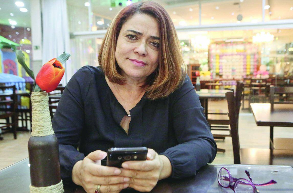 À espera A escrivã Simone Oliveira da Silva conseguiu na Justiça o direito de se aposentar pela legislação de 2014, mas não recebe