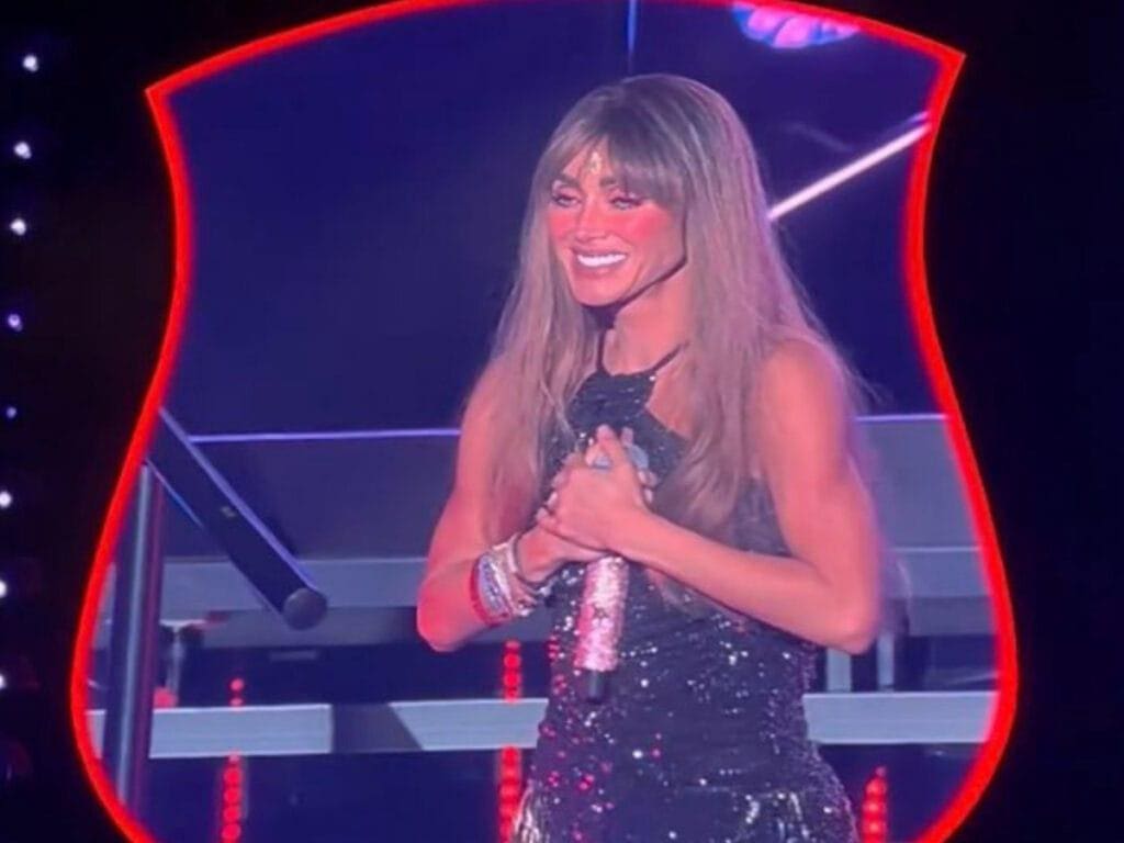 Anahí, do RBD, confessa que se dopou de remédios no último show da turnê no Brasil
