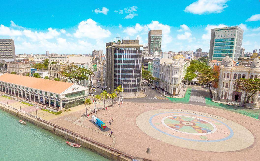 Vista aérea do Marco Zero de Recife, um dos pontos turísticos do centro histórico