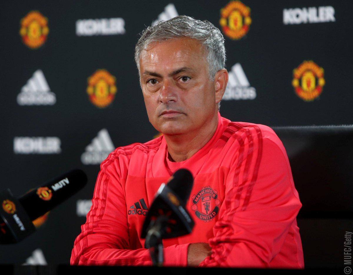 Décimo colocado no Inglês, com seis pontos, time comandado por Mourinho vem sendo alvo de muitas críticas