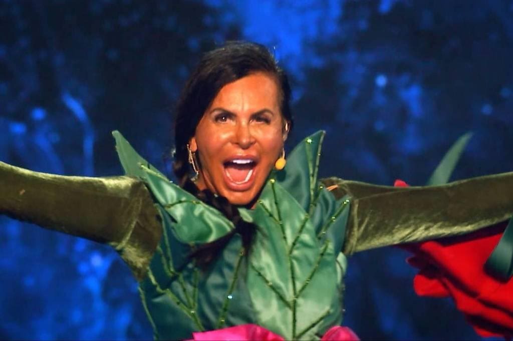 Gretchen fez a performance da música 'Amor I Love You', de Marisa Monte, fantasiada como rosa no 'The Masked Singer Brasil'