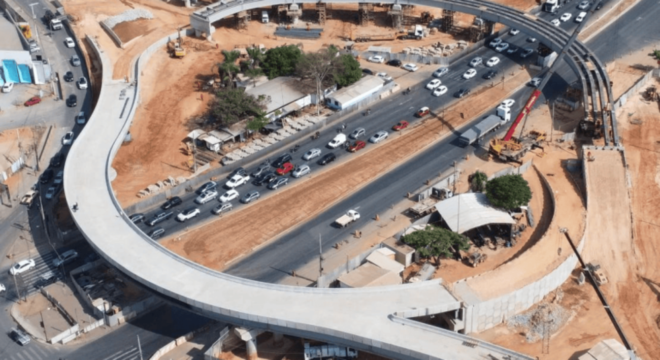 O tráfego será desviado usando uma faixa no sentido Centro, operando em contrafluxo