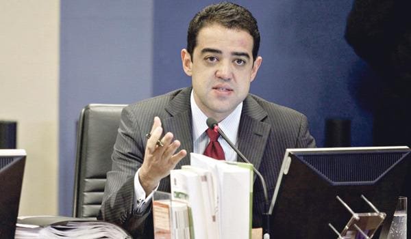 Conscientização Conselheiro Bruno Dantas acredita que "a população vive num momento cívico"