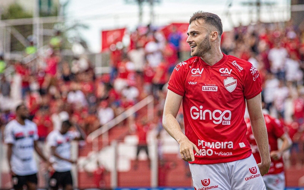 Camisa vermelha do Vila Nova (Foto: Roberto Corrêa / Vila Nova F.C)