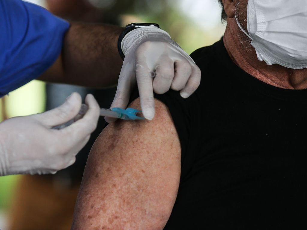 Para se vacinar contra a Covid-19, é necessário ter tomado a última dose há, pelo menos, três meses