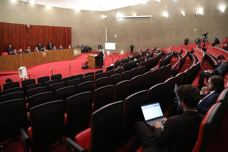 Plenário do Tribunal Superior Eleitoral (TSE) durante sessão ordinária