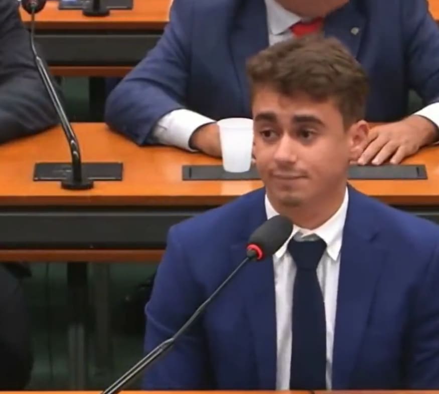 Nikolas Ferrira durante sessão da Comissão de Constituição, Justiça e Cidadania na Câmara dos Deputados
