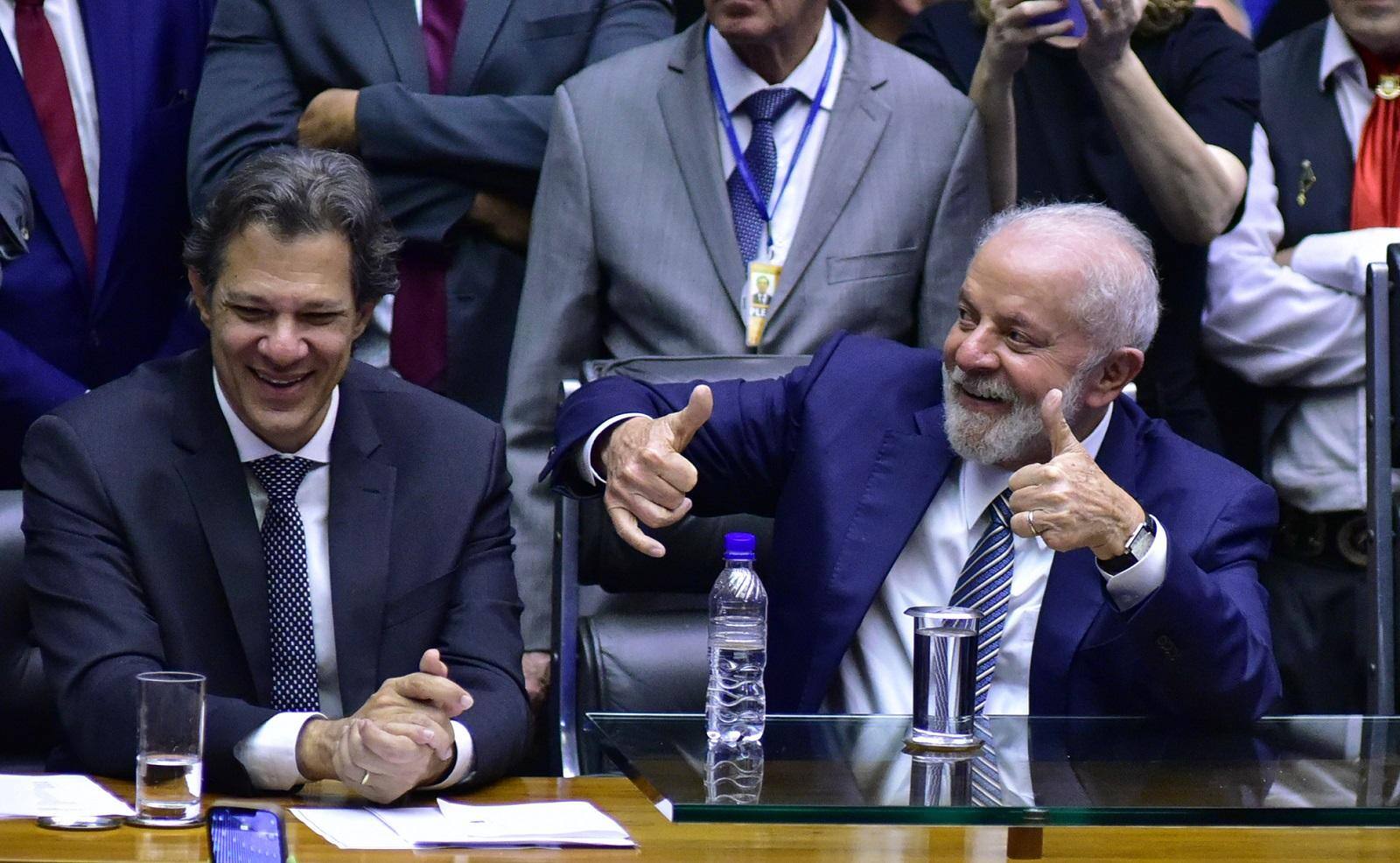 Fernando Haddad e Lula na promulgação da reforma tributária no Congresso Nacional, em dezembro de 2023
