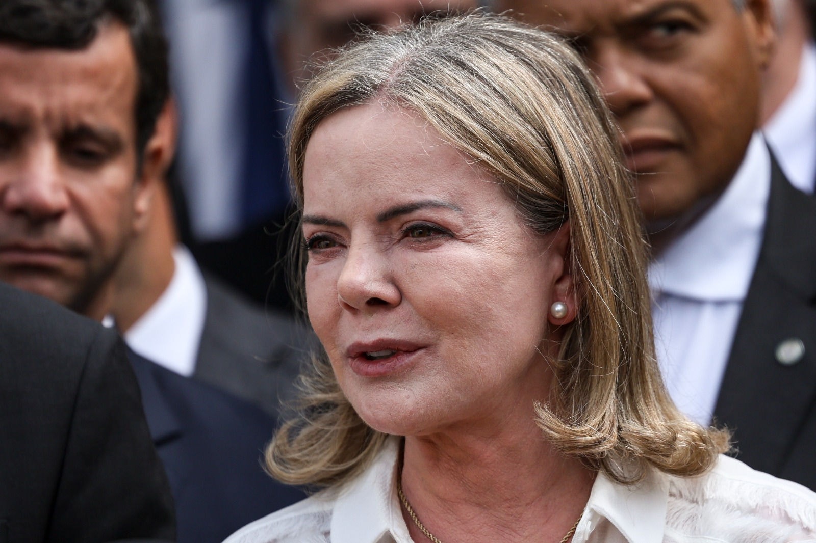 A ministra Gleisi Hoffmann criticou a declaração do governador de São Paulo, Tarcísio de Freitas, sobre as medidas cautelares aplicadas a Jair Bolsonaro