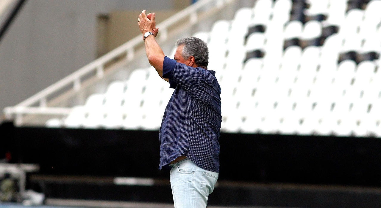 Novo vice de futebol do Flamengo diz que anuncia técnico até quarta