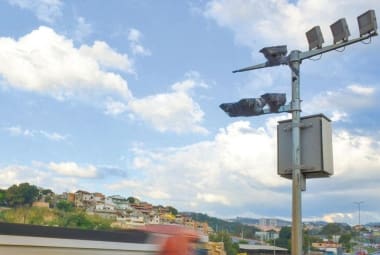 Os equipamentos serão instalados em sete avenidas da capital.