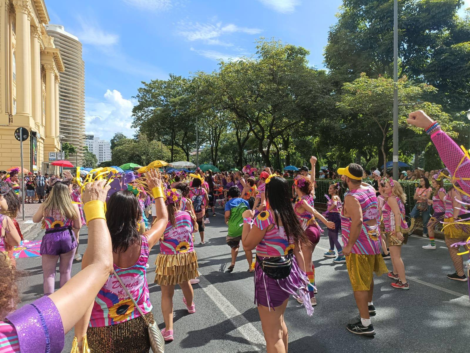 Bloco Us Beethoven em cortejo na Savassi