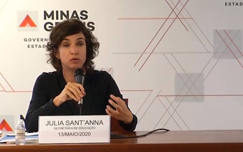 Secretária Julia Sant'Anna