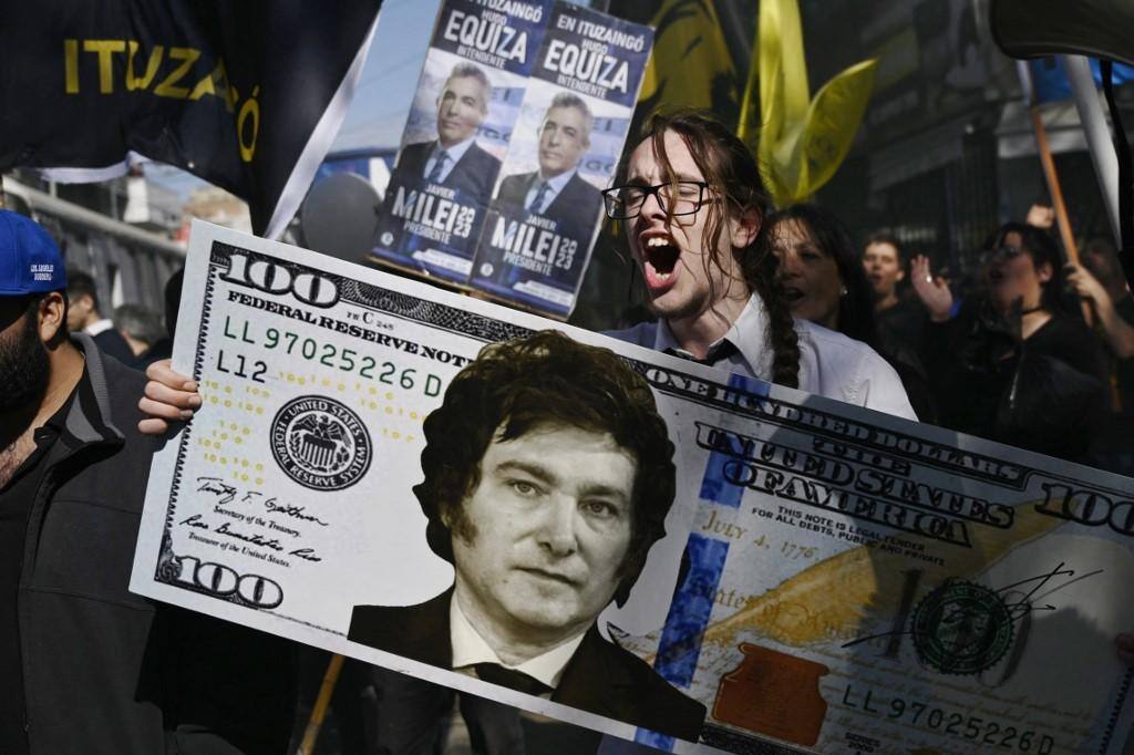 Javier Milei e dolarização da economia argentina