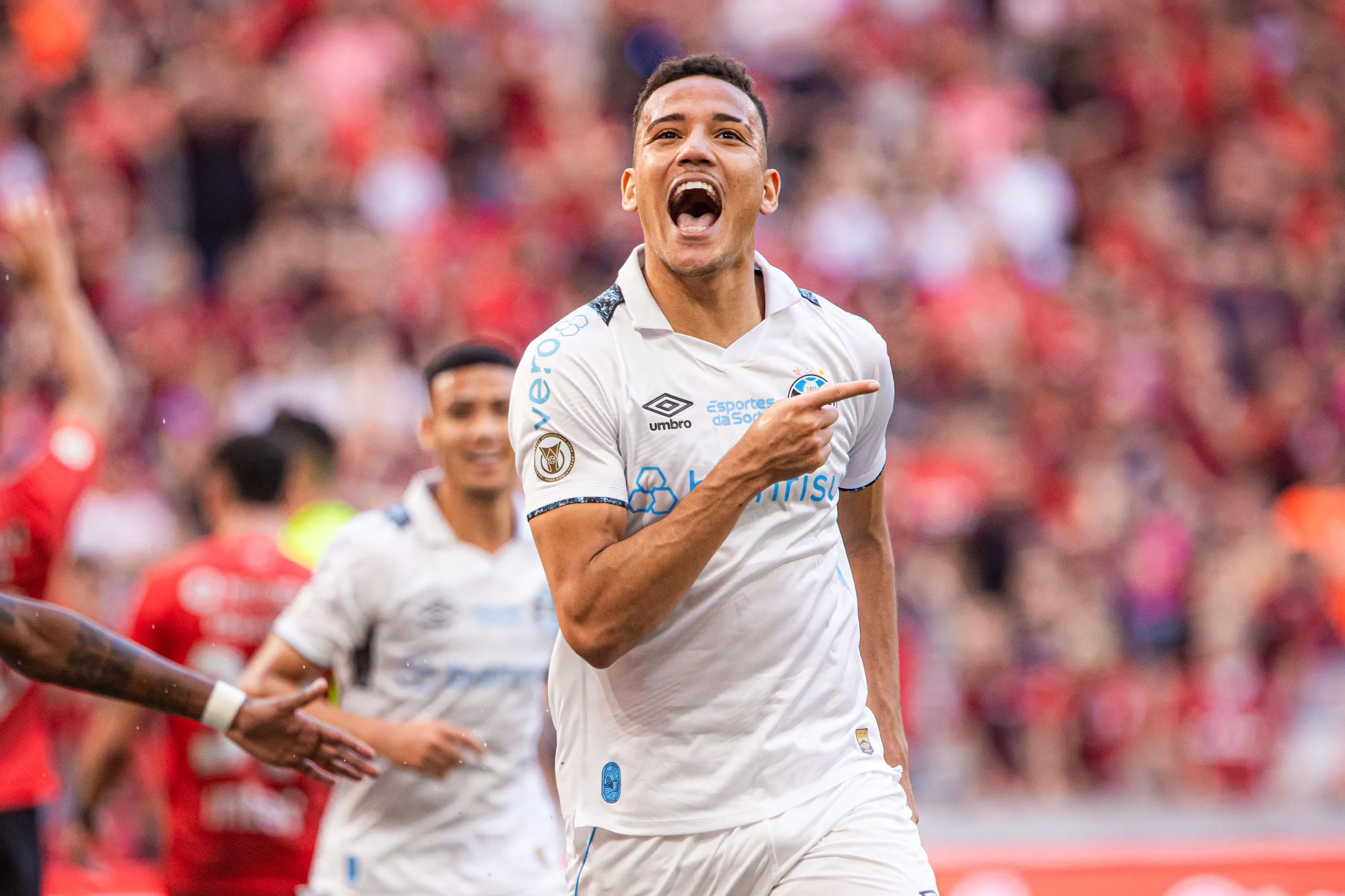 Com decisões nas oitavas de final da Copa do Brasil, as duas equipes preservaram titulares