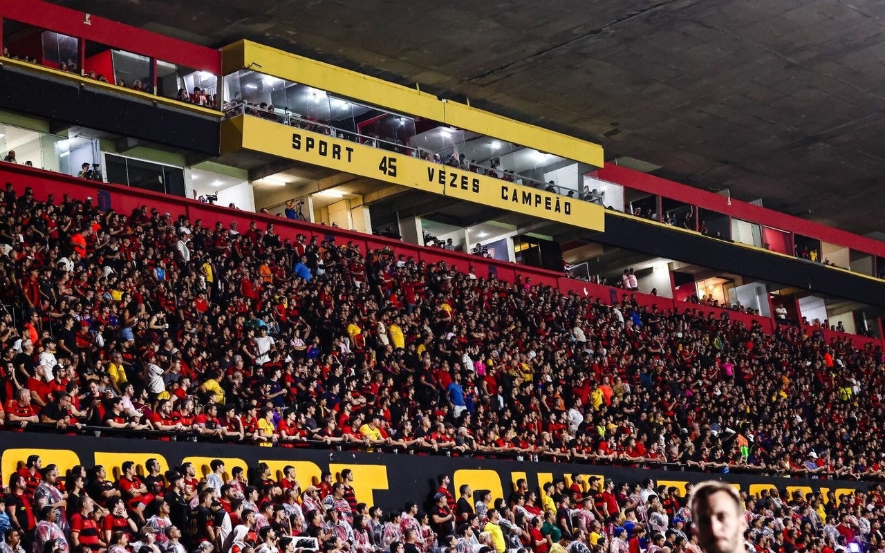 Torcida do Sport na Ilha do Retiro (Foto: Paulo Paiva / Sport Recife)