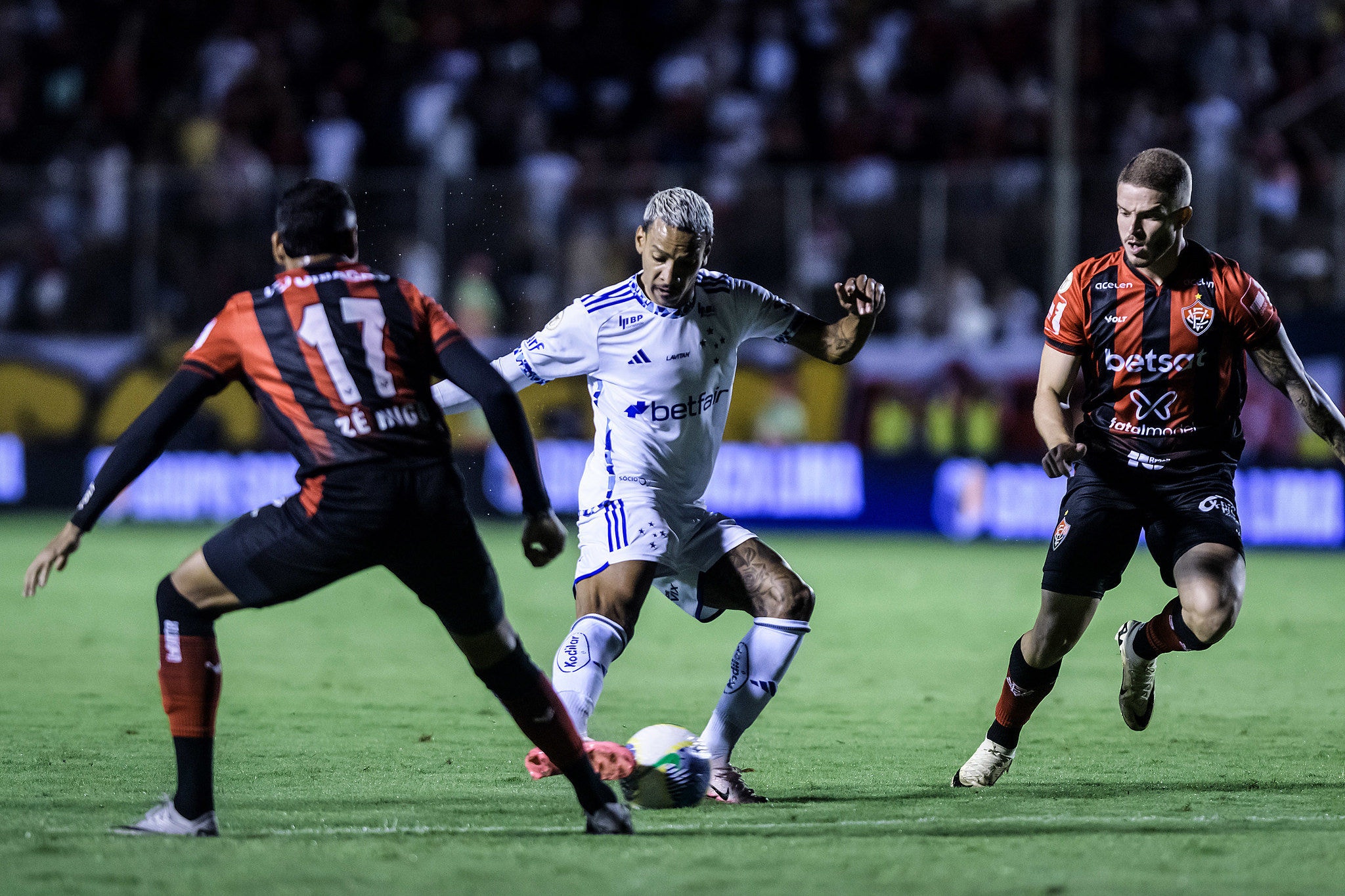 No ano passado, equipes empataram em 2 a 2 no Barradão, em Salvador