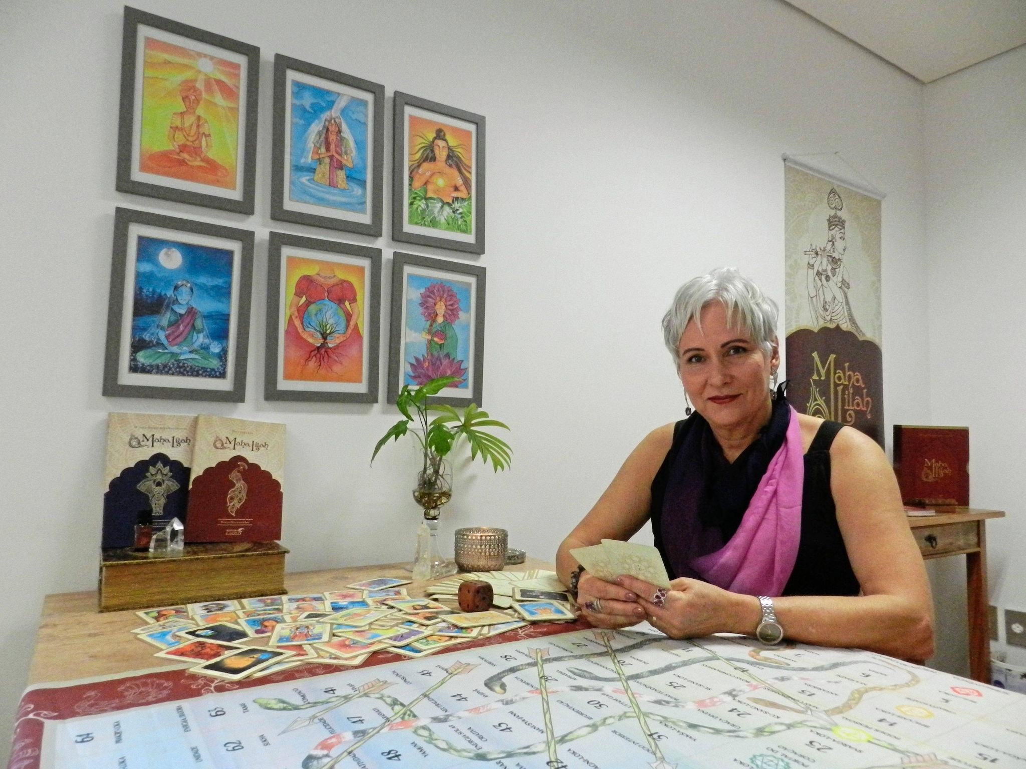 Denise Mascarenhas utiliza, há 25 anos, o jogo Maha Lilah, sabedoria milenar que acessa conteúdos do inconsciente