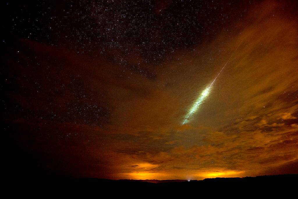 Foto registra avistamento feito durante a chuva de meteoros Perseida