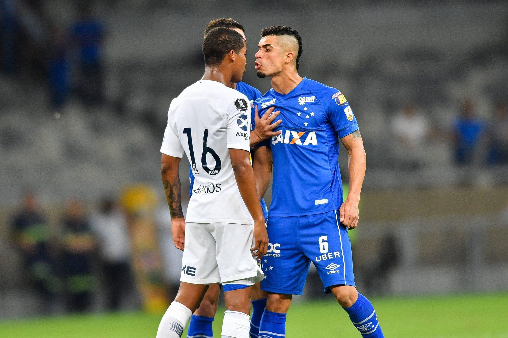 Egídio saiu de campo irritado