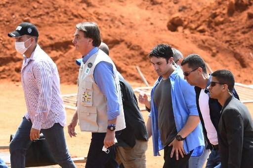 Bolsonaro visitou hospital de campanha em Águas Lindas de Goiás, neste sábado