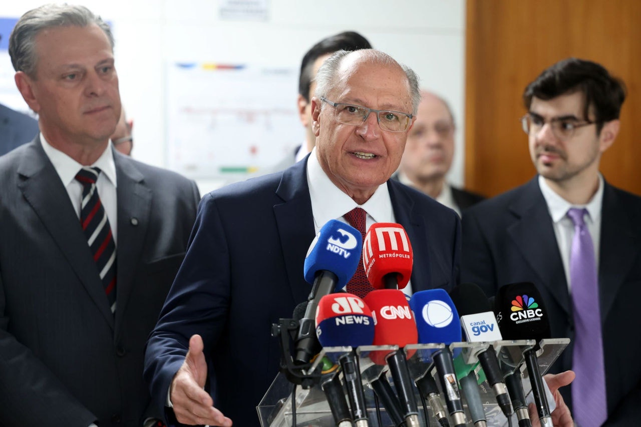 Vice-presidente Geraldo Alckmin mostrou otimismo e disse que governo Lula espera resolver tarifas de 50% dos EUA nos próximos dias