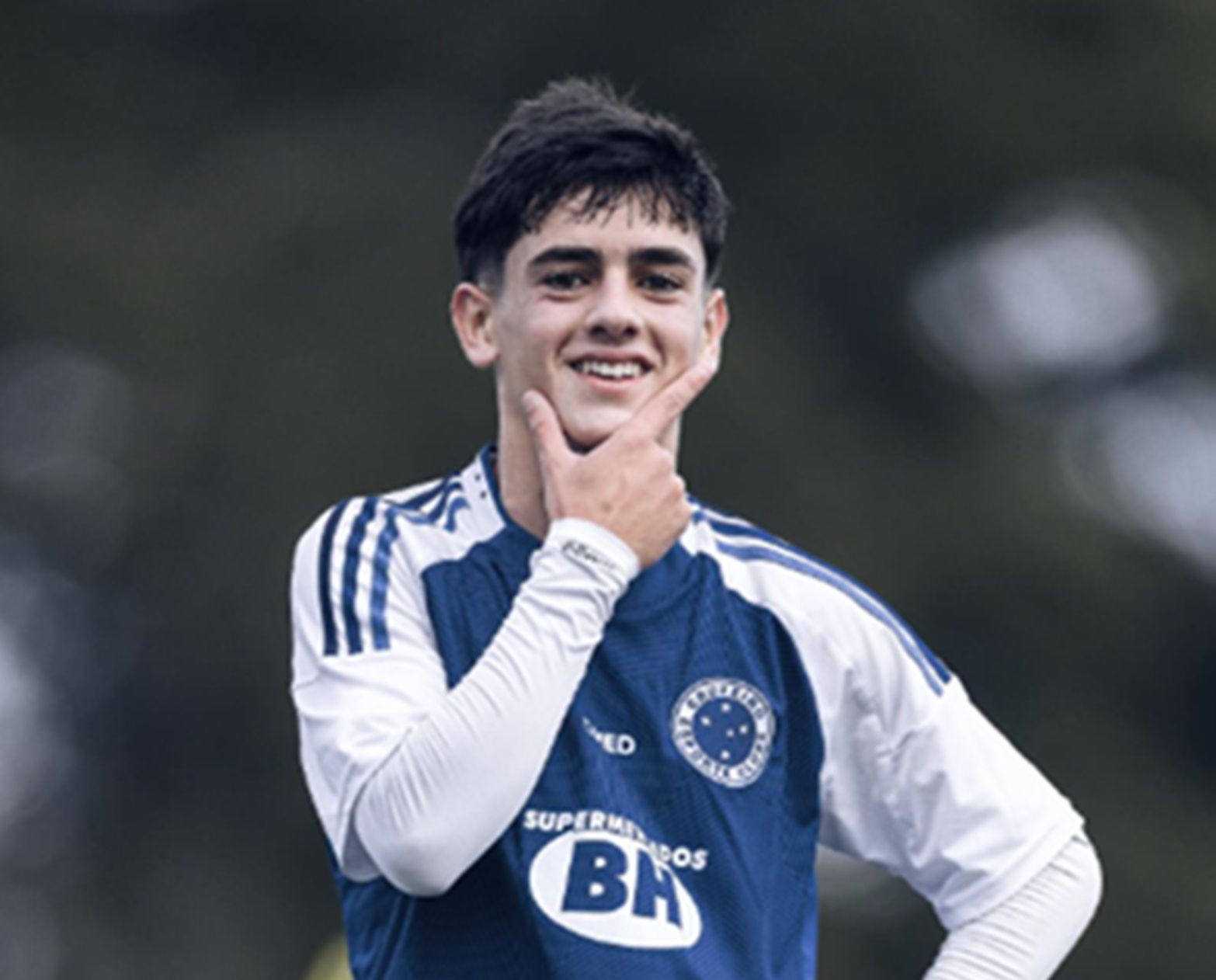 Henrique é meio-campista e foi contratado recentemente para reforçar a equipe Sub-15 da Raposa
