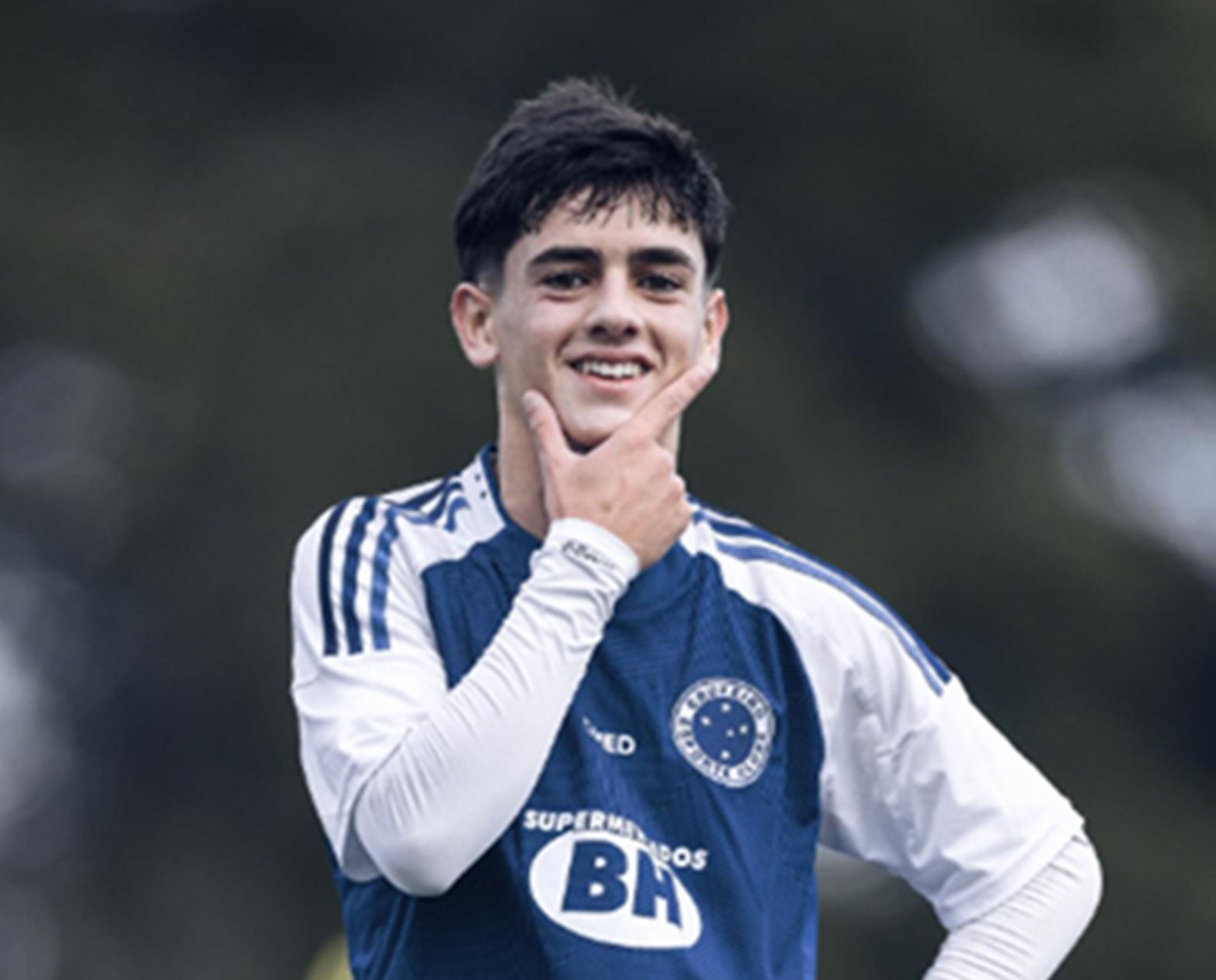 Henrique é meio-campista e foi contratado recentemente para reforçar a equipe Sub-15 da Raposa