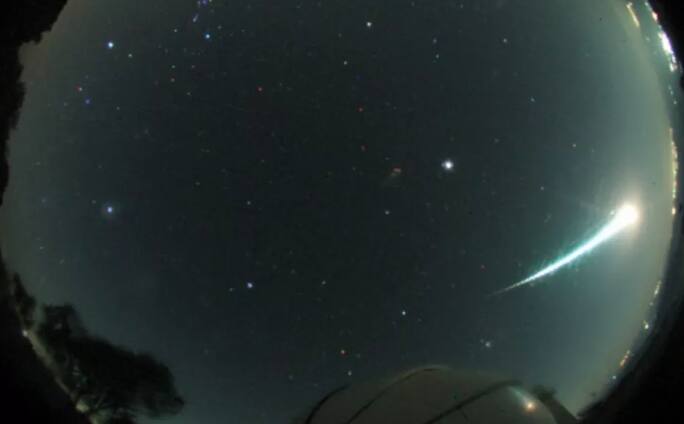 Meteoro superbrilhante é avistado em município de Minas Gerais