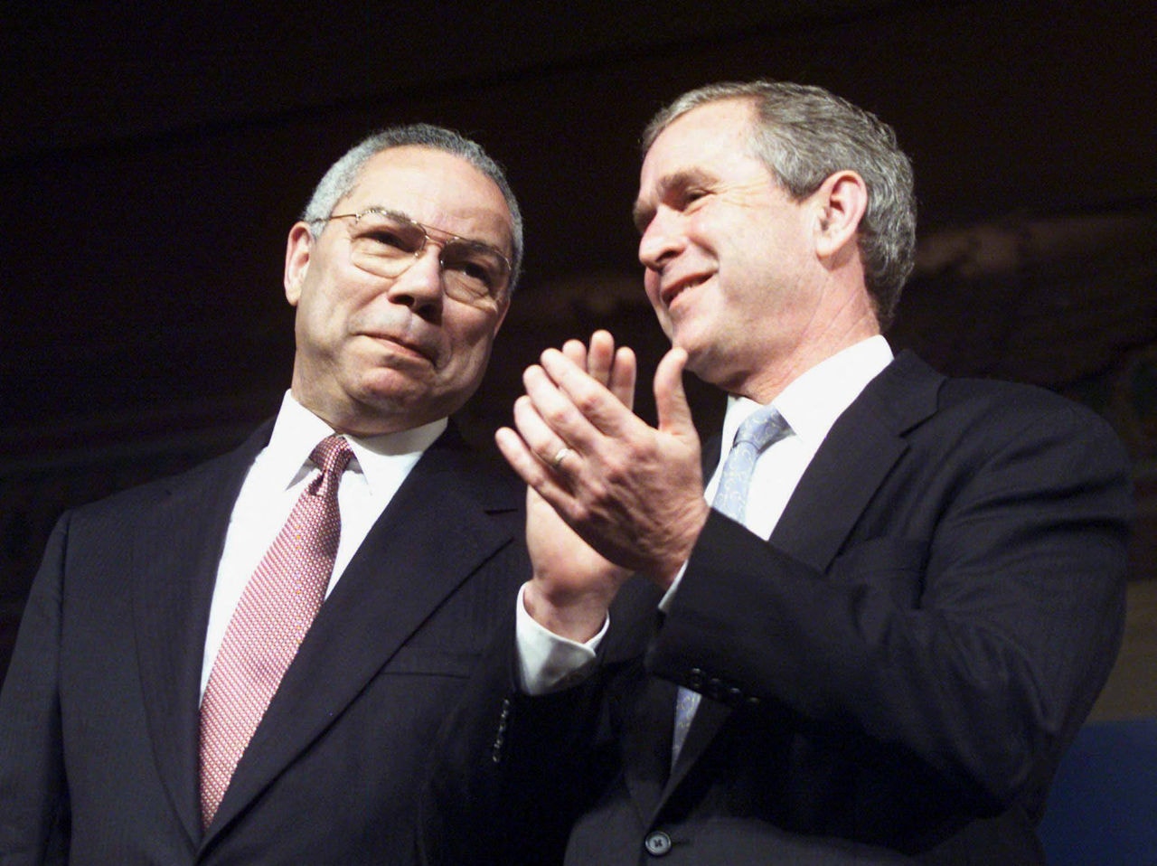 Ex-presidente Bush define o falecido Colin Powell como "grande servidor público"