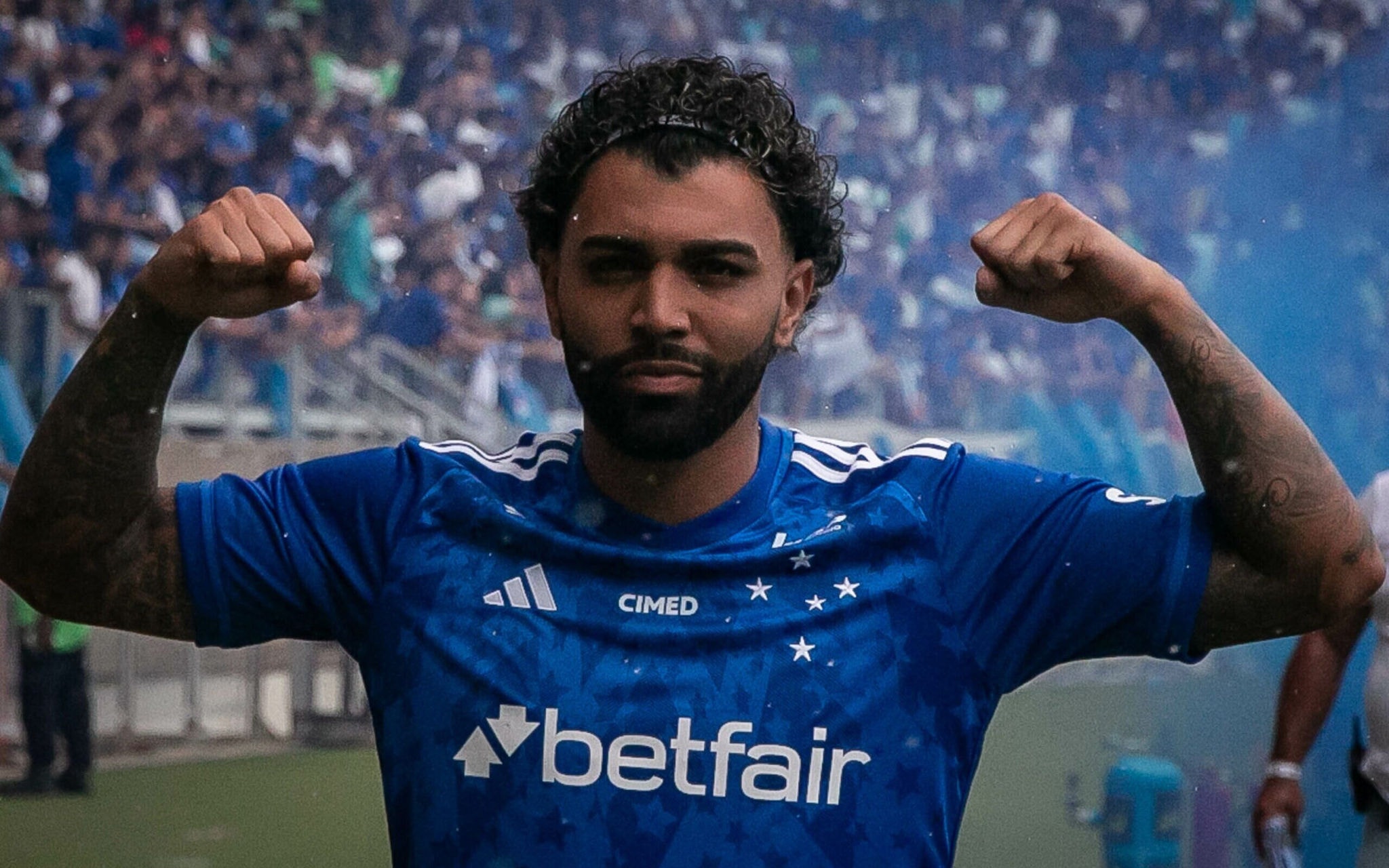 Gabigol teve encontro com ex-companheiros do Flamengo (Foto: Fernando Moreno/AGIF)