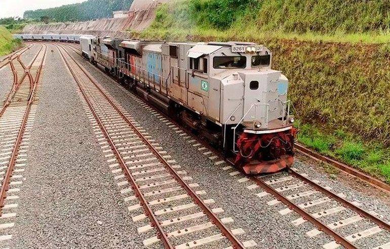 Com 2.250 km de extensão, a ferrovia Norte-Sul liga São Paulo ao Maranhão