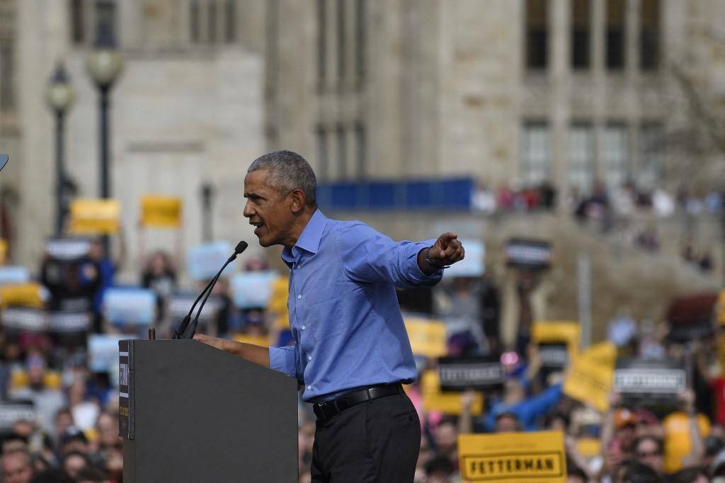 O ex-presidente Barack Obama discursa para eleitores democratas na Pensilvânia JEFF SWENSEN AFP