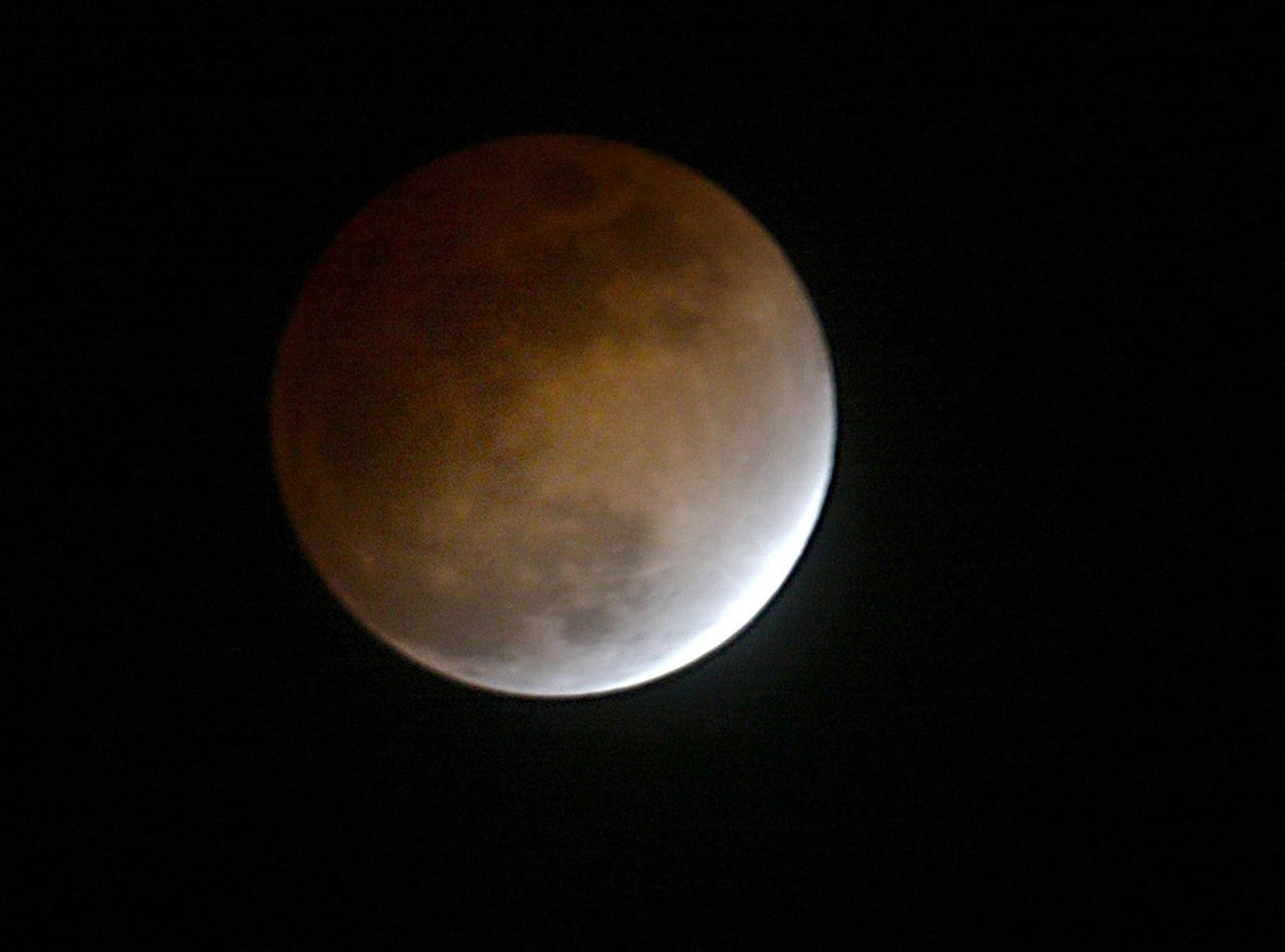 Eclipse lunar