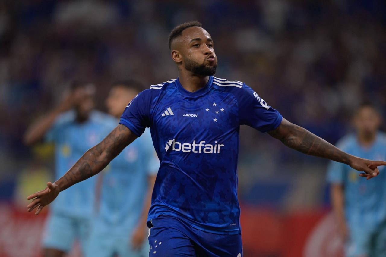 Centroavante Rafa Silva foi o autor do gol celeste