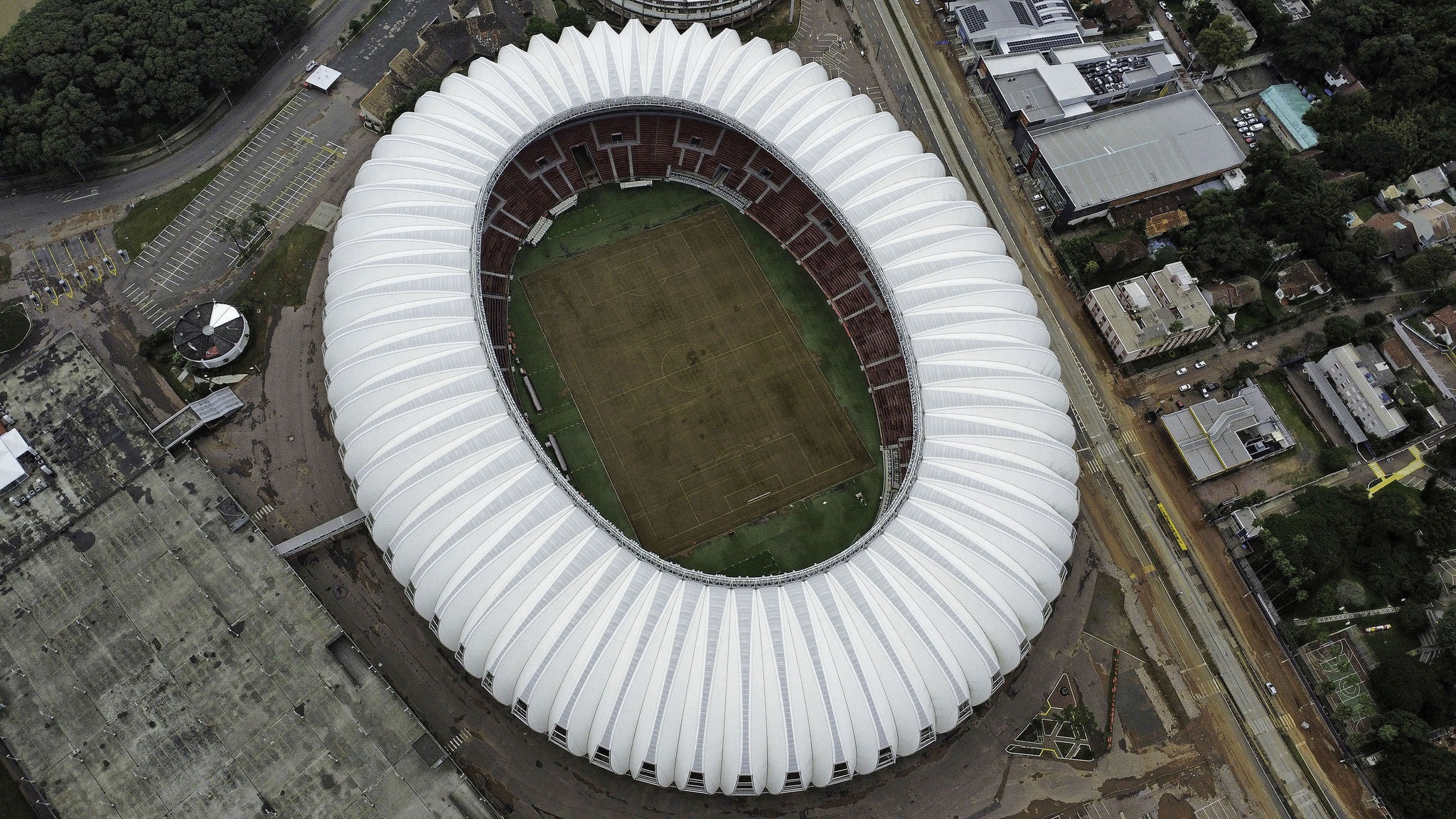 O Beira-Rio, estádio do Internacional, ficou alagado por uma semana 