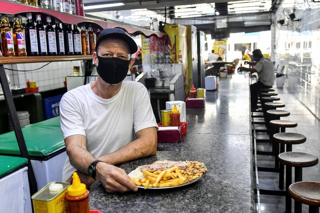 José Alves, do Restaurante Mineirinho, teve que demitir cinco funcionários
